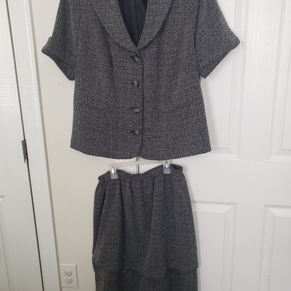 2 Piece Skirt Suit